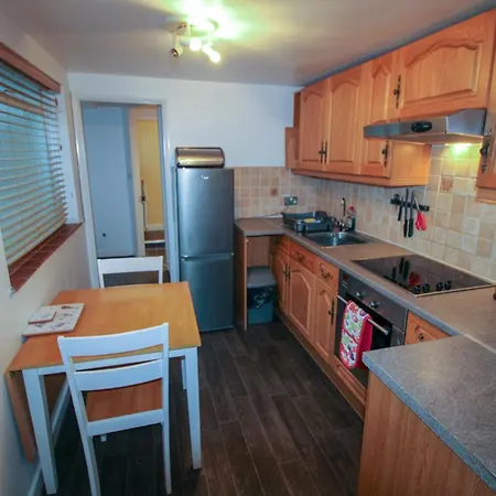 Ferienhaus Carlton Ground Floor, Centrally Located In *